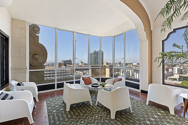 11th floor solarium with breathtaking views of the city - Gallery Preview