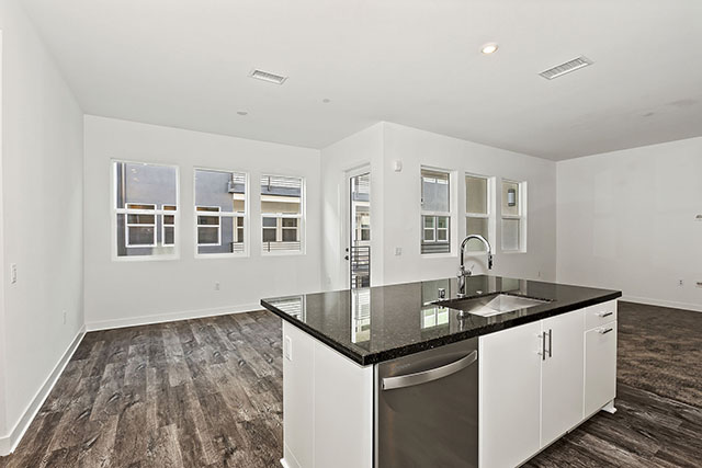 Dining Area / Kitchen Island - Gallery Preview