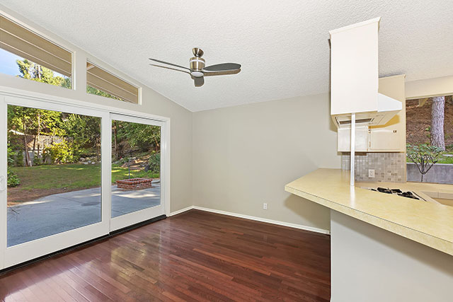 Dining Area / Kitchen Island - Gallery Preview